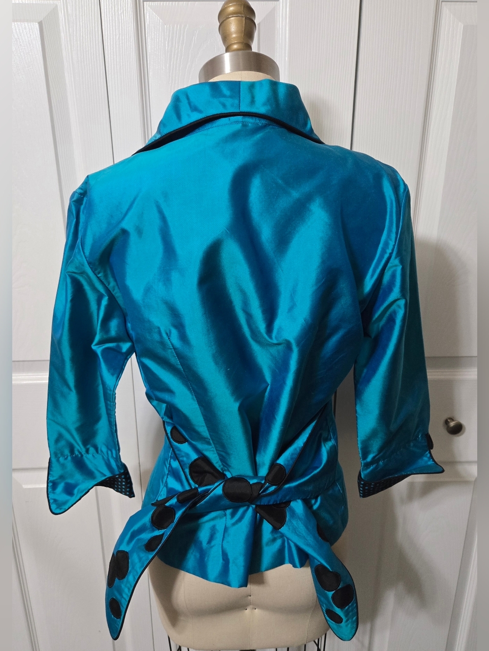 Teal Button Up Top w/Attached Poke a dot Belt, Size 6, Like New - Picture 2 of 14